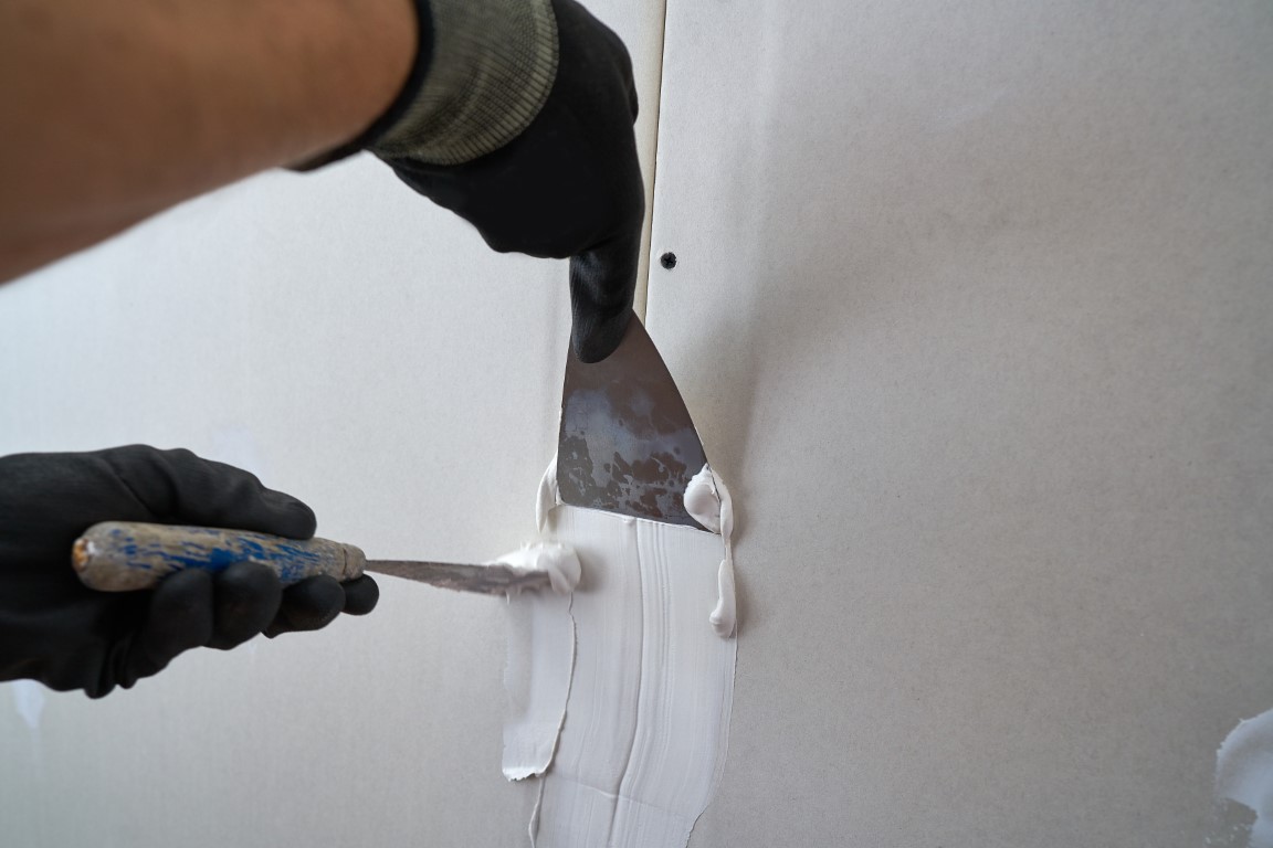 laminated plasterboard plastering join